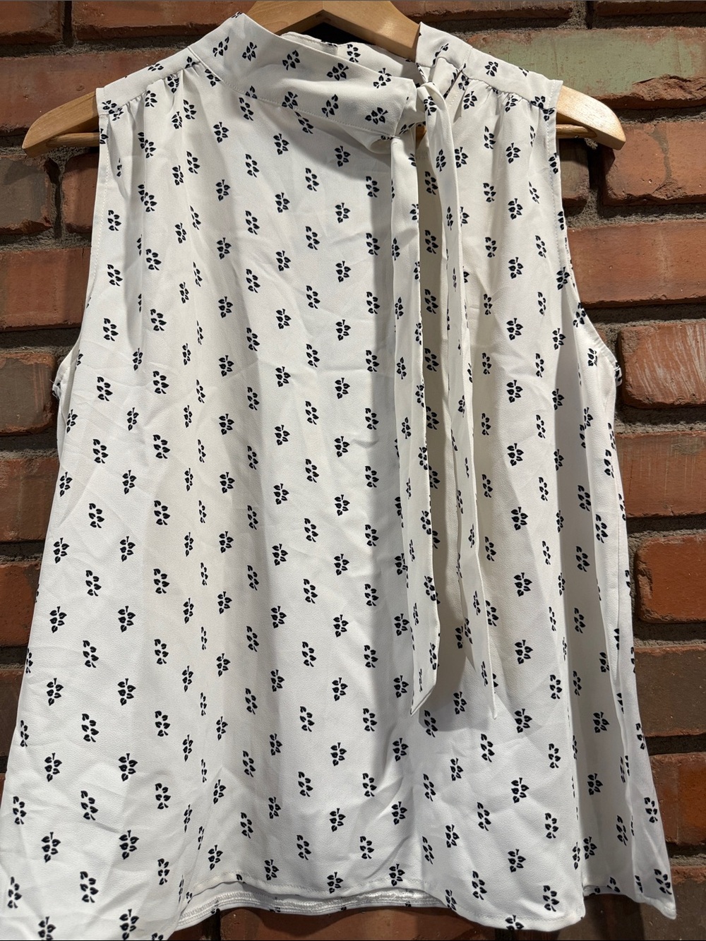 Ann Taylor white Sleeveless Tie-Neck Printed Camisole